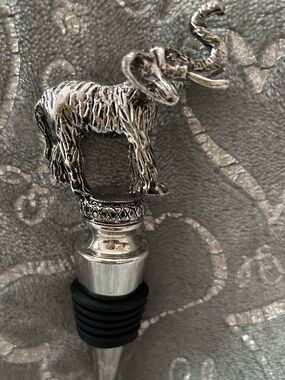 NEW Vintage Silver Elephant Wine Bottle Stopper by Cooper Hawk